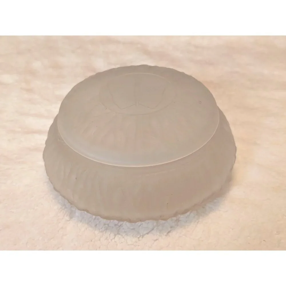 Vintage L E Smith Frosted Satin Glass Vanity Powder Jar Butterfly Lid